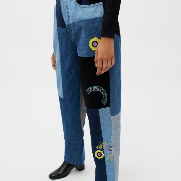 Urban Outfitters High-Waisted Baggy Patched Jeans - Picture 3 of 5